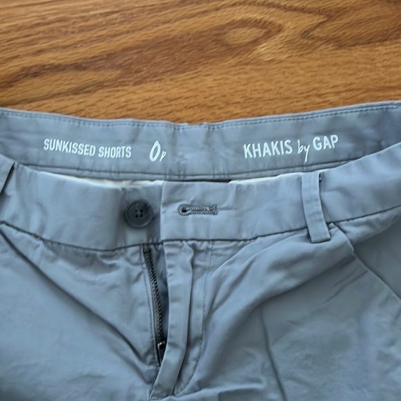 Gap 100% Cotton Sunkissed Khaki Shorts - Petite - Grey - Picture 5 of 6